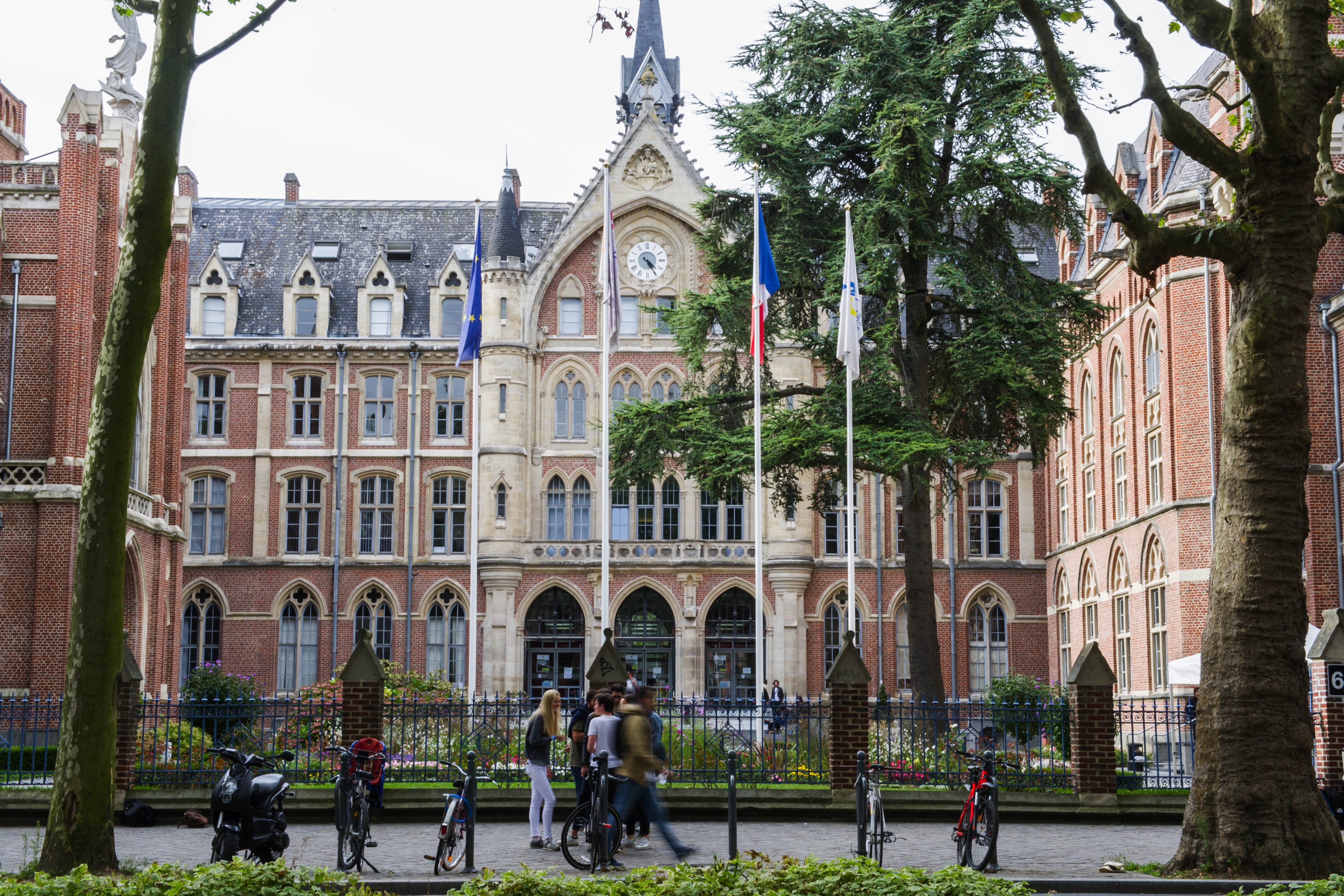 Université Catholique De Lille Issy Les Moulineaux